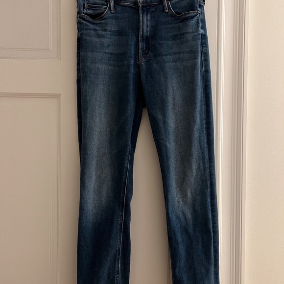 COPY - MOTHER The Dazzler Ankle Straight-Leg Jeans in Sweet and Sassy (27) - Picture 2 of 11